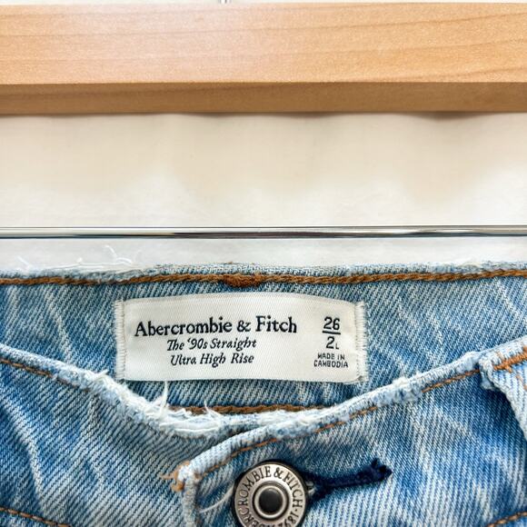 Abercrombie & Fitch ’90s Straight Ultra High Rise Jeans 26L Light Wash EUC - Picture 4 of 8